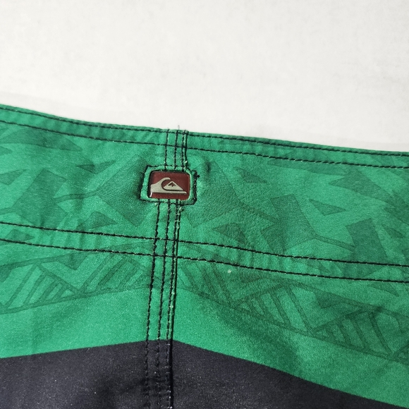 Quiksilver Eddie Aikau Green and Black Board Shorts Size 38 - Picture 7 of 8
